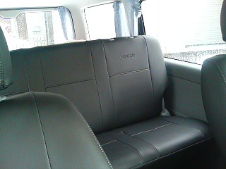 200系ハイエース モデリスタ革調シートカバー