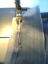 07.8.19 ベルト芯を縫う