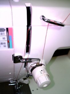 07.11.15ミシン 糸かけ２.jpg