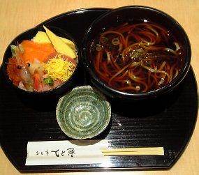 07.8.19 海鮮ちらしとあったかいうどん