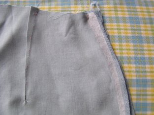 07.8.17ファスナーの縫い代に接着芯を貼る