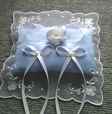 07.9.30刺繍リングピロー