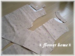 10.4.7花柄Ｗガーゼチュニック 裁断.jpg