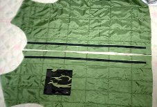 07.11.26パーカーベスト接着芯を貼ったところ