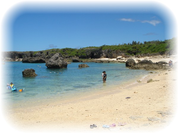 ビーチ中の島.jpg