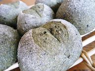 よもぎ黒ゴマパン*