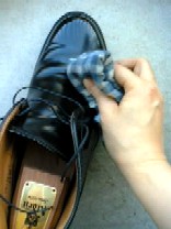靴磨き*磨いてるよぉ!