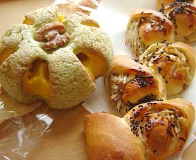 かぼちゃパンとゴボウエピ