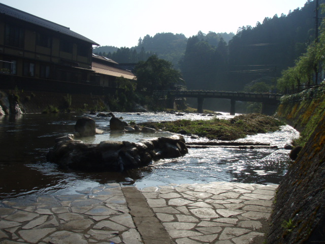 長湯温泉_ガニ湯と川