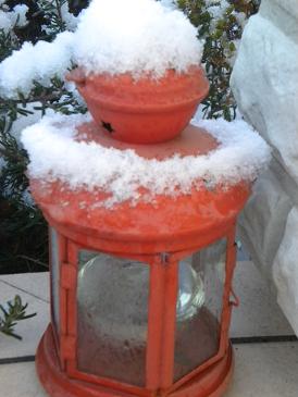 ランタンにも雪.JPG