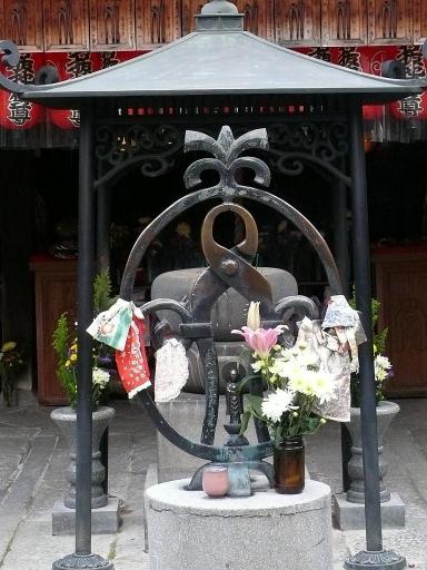 石像寺の釘抜