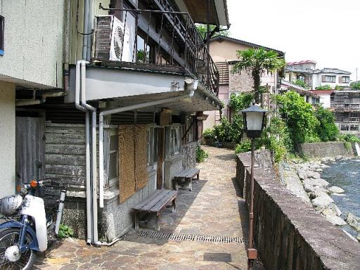 伊豆の踊り子　対岸の風呂場