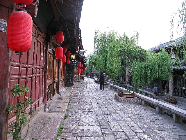 早朝の麗江古城