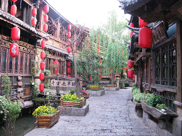 早朝の麗江古城