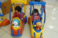 カートにのる2人♪