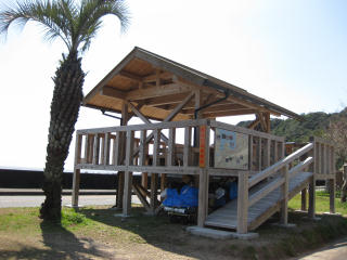 0326・23ヘンロ小屋田井の浜休憩所.jpg