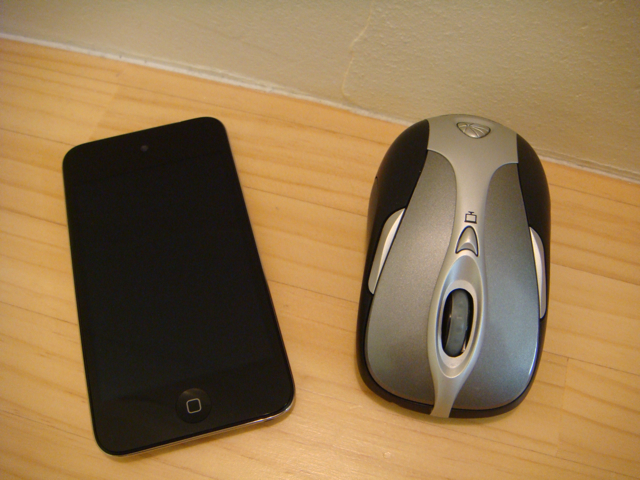 iPod touch 4thとPresenetr Mouse 8000