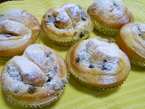 レーズンクリームチーズパン