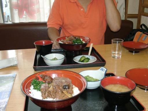 さくら肉丼