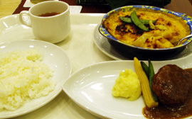 釧路のホテル「ラビスタ釧路川」のレストラン夕食