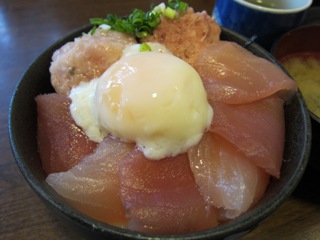 マグロ丼