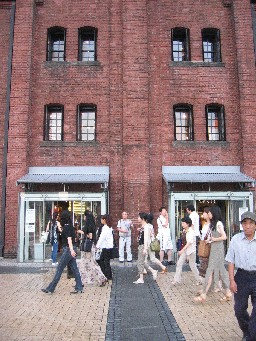 3人が並んだ所…？