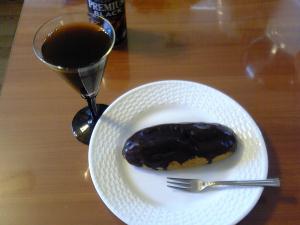 コーヒーとエクレア