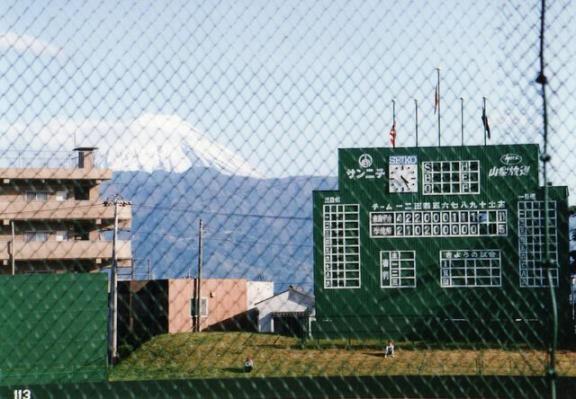 緑ヶ丘球場からの富士山
