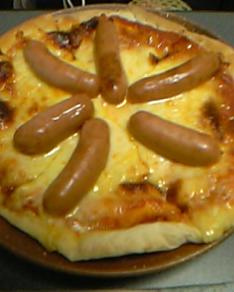 ソーセージ丸ごとピザ