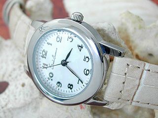 四つ葉　時計　皮