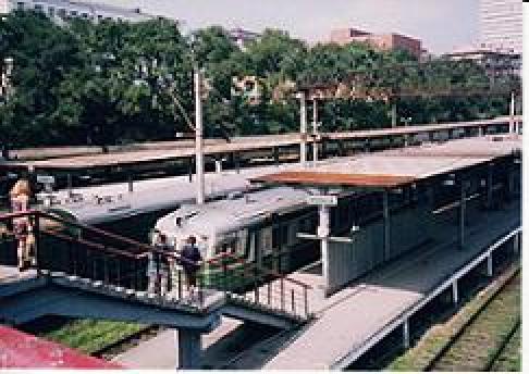 プラットフォーム１