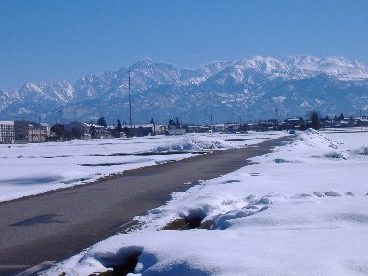 冬の立山連峰を望む　２