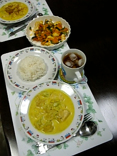 071127とりむね肉とｶﾘﾌﾗﾜｰのｶﾚｰクリーム煮　ささ身のコロコロﾁｰｽﾞ焼き