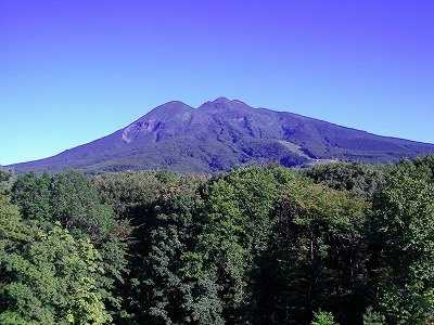 岩木荘屋上から・・霊峰岩木山を望む