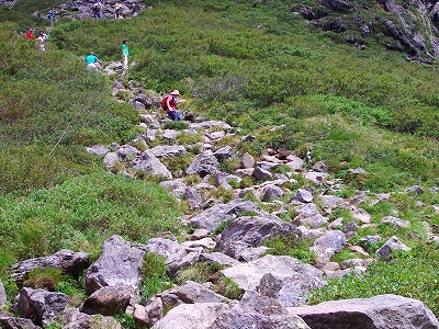 石ゴロゴロ登山