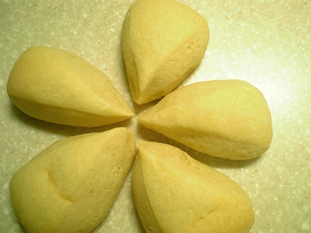 生クリームの白パン