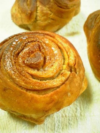 シナモンロールいちじく酵母＆生イースト