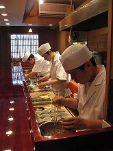 なかひがし店内