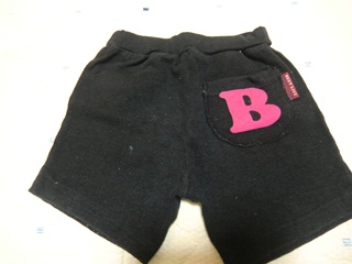 １００黒Ｂパンツ後ろ