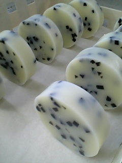 白黒モザイクカット