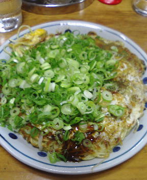 広島お好み焼き　牡蠣入り卵そば焼