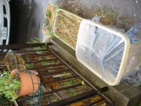 060226ジャガイモにも覆いを