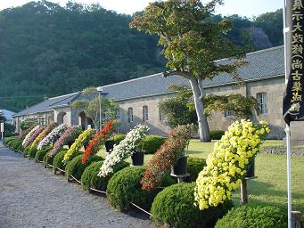 尚古集成館までの砂利道