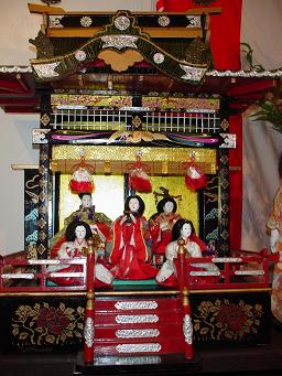 御殿の屋根が・・・