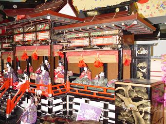 雛の祭典　メイン雛　宮中だぁ～（＠。＠）