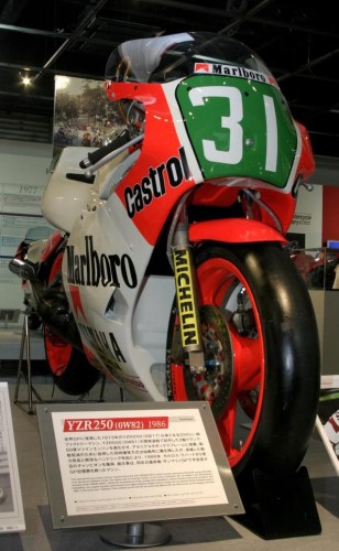 yzr250_31_02.jpg