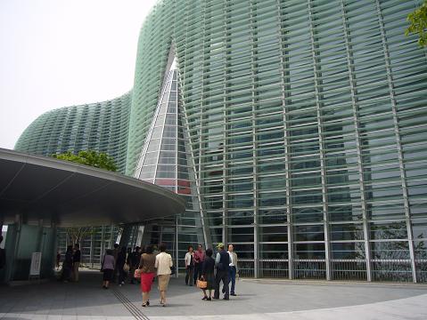 国立新美術館