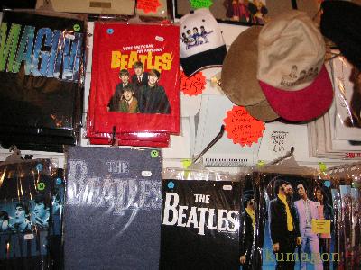 Beatles store の内部　2