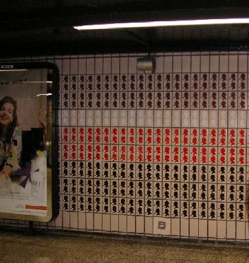 BakerStreet駅のタイルにご注目！