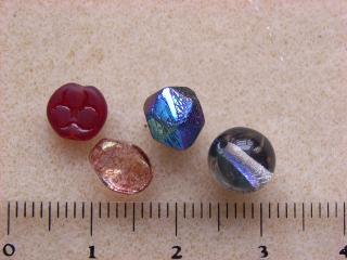 チェコビーズ色いろいろ